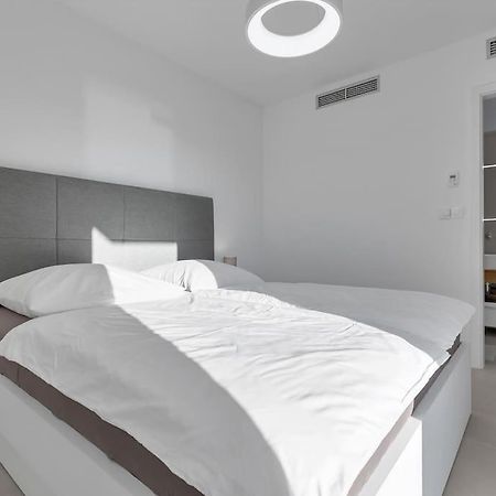 Apartman Delux With Private Pool - Makarska Exklusiv Тучепи Экстерьер фото